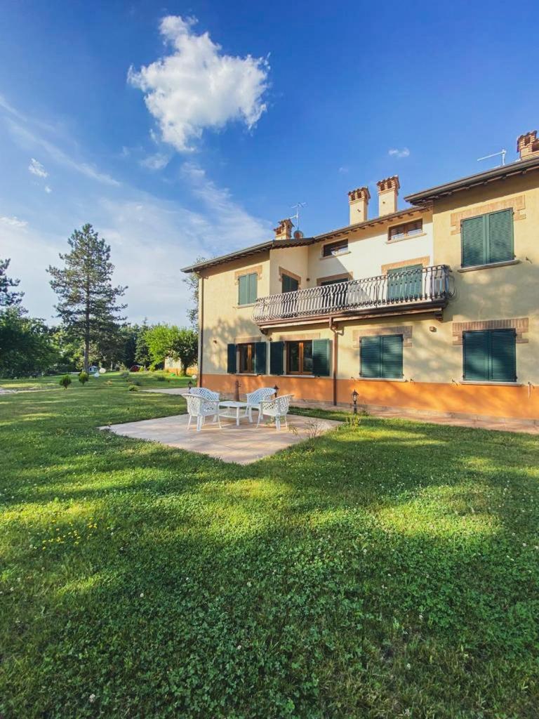 Villa Tadina Gualdo Tadino Exterior foto